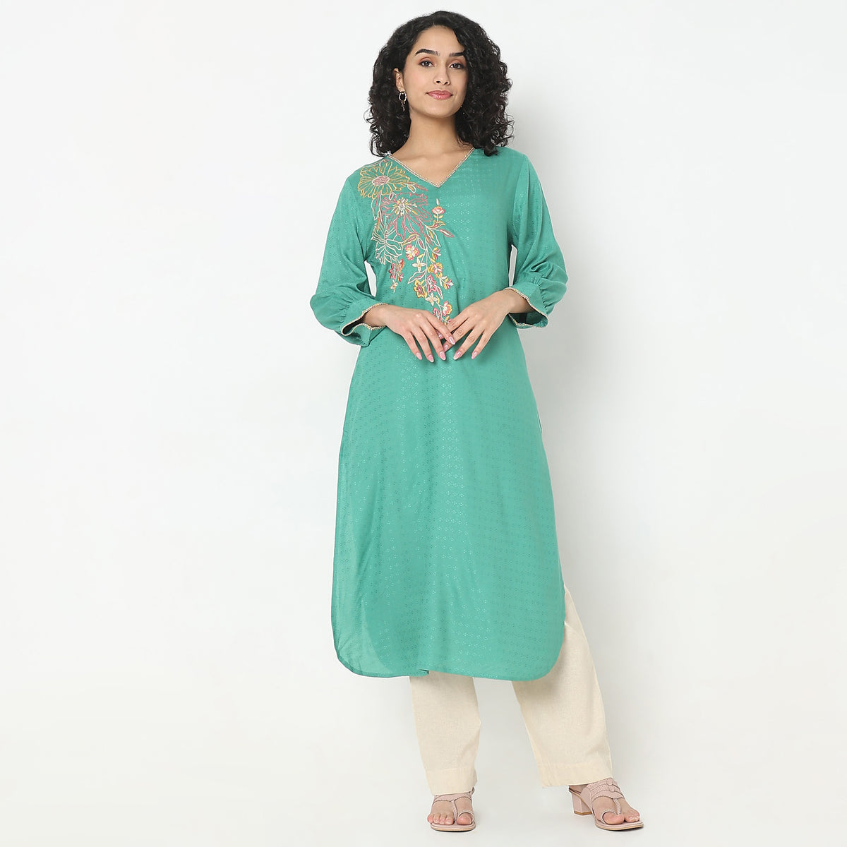 Relaxed Fit Embroidered Kurta