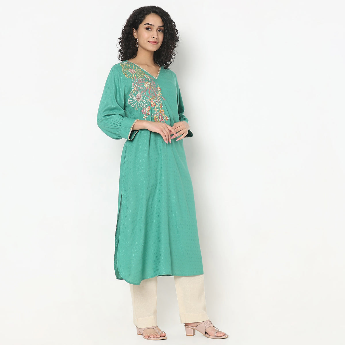 Relaxed Fit Embroidered Kurta