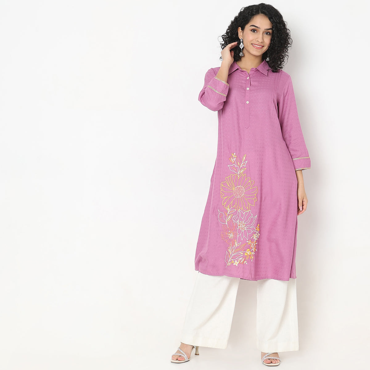 Regular Fit Embroidered Kurta