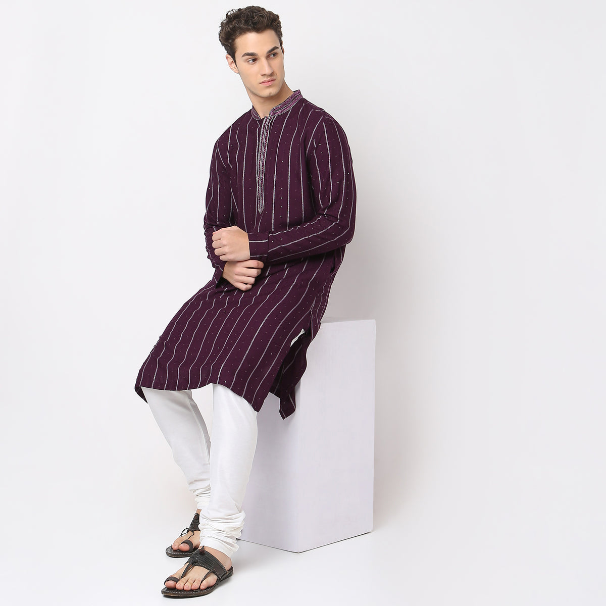 Regular Fit Embellished Kurta