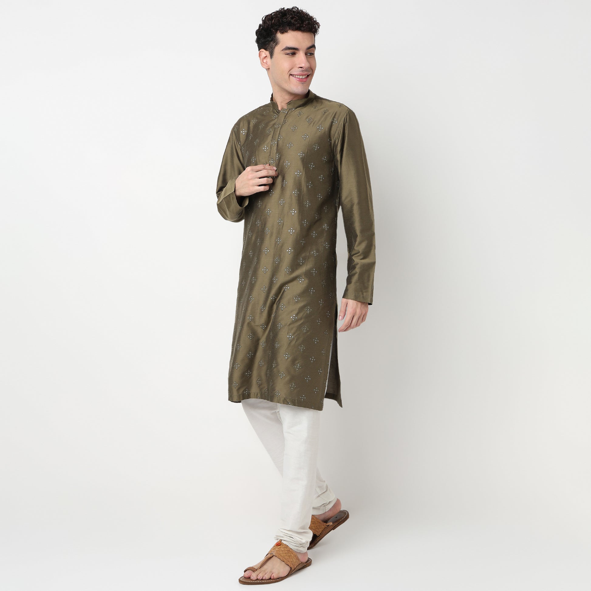 Buy Men Straight Fit Embroidered Full Sleeve Kurta  - Style Union