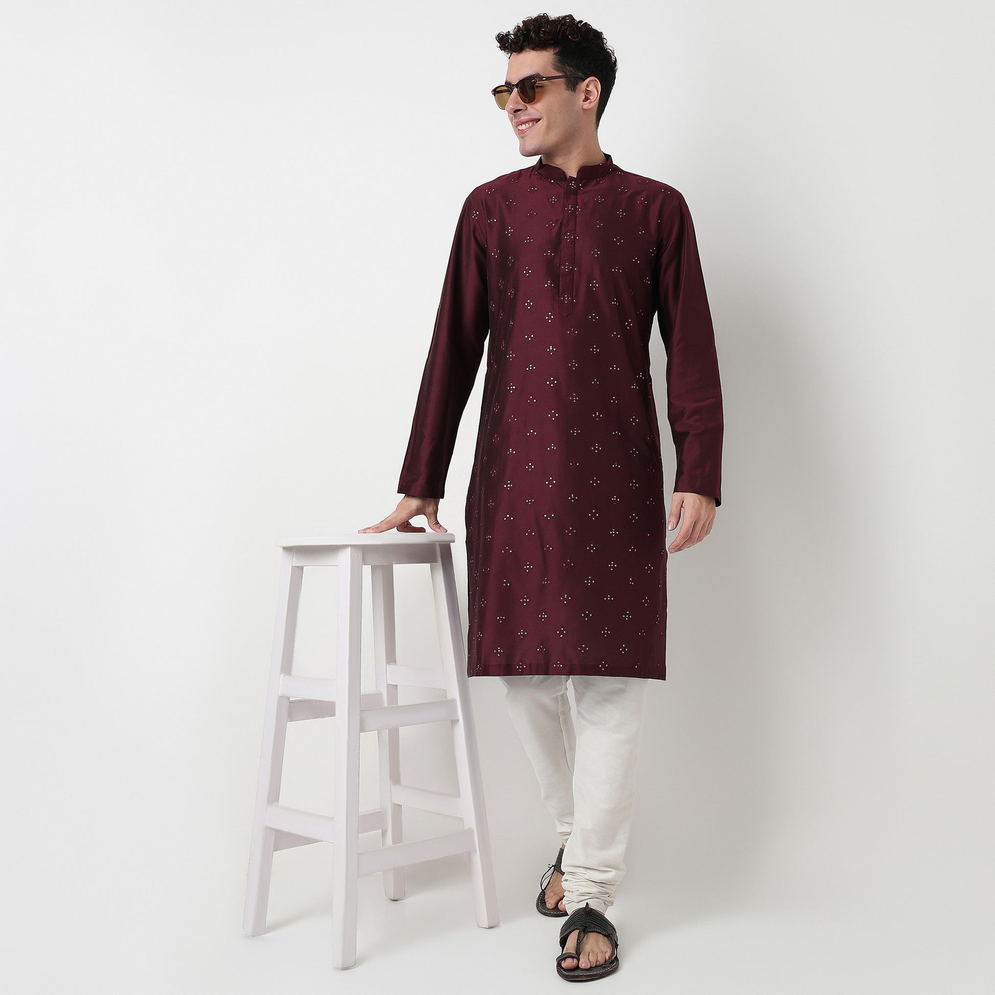 Buy Men Straight Fit Embroidered Full Sleeve Kurta  - Style Union