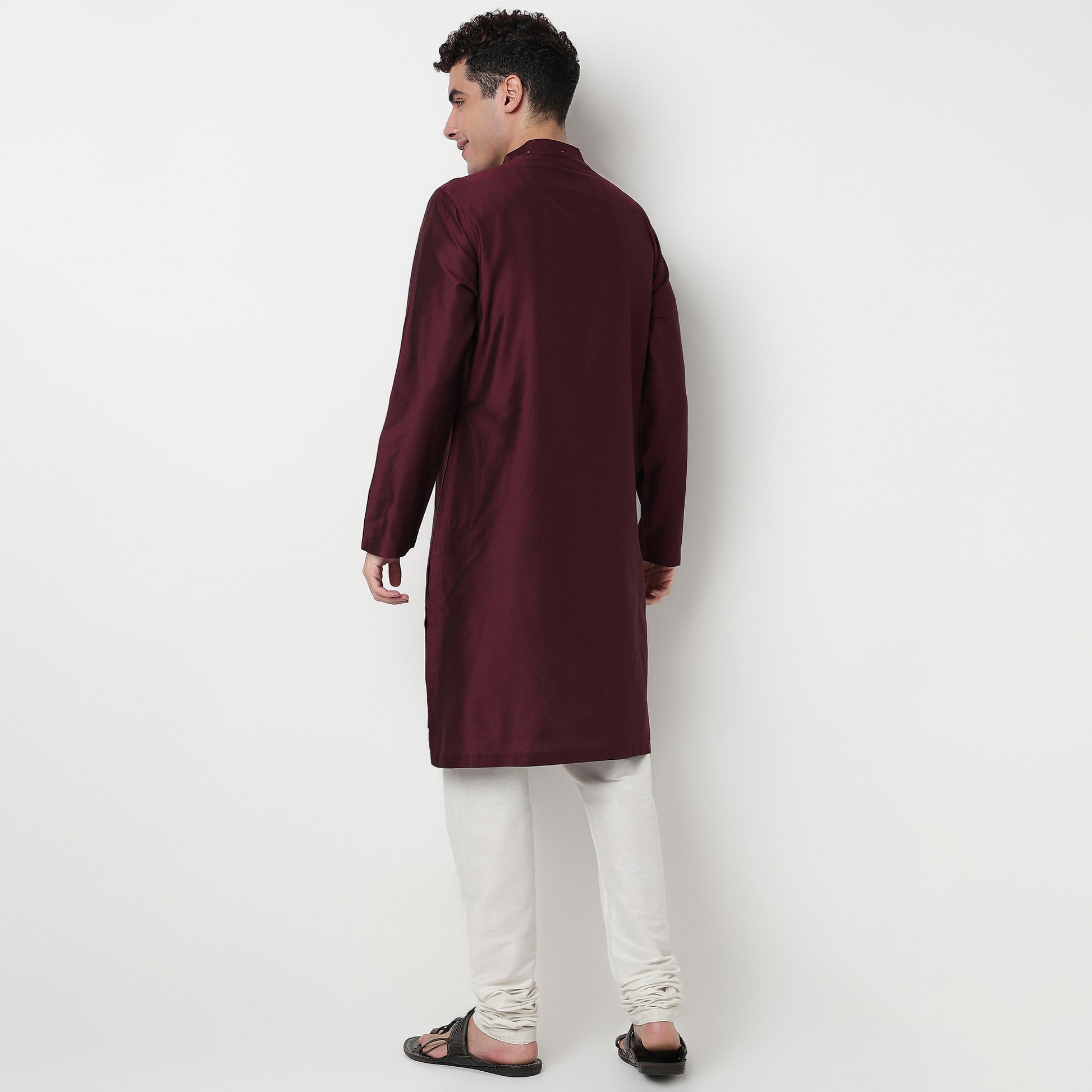 Buy Men Straight Fit Embroidered Full Sleeve Kurta  - Style Union