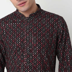 Buy Men Straight Fit Embroidered Full Sleeve Kurta  - Style Union