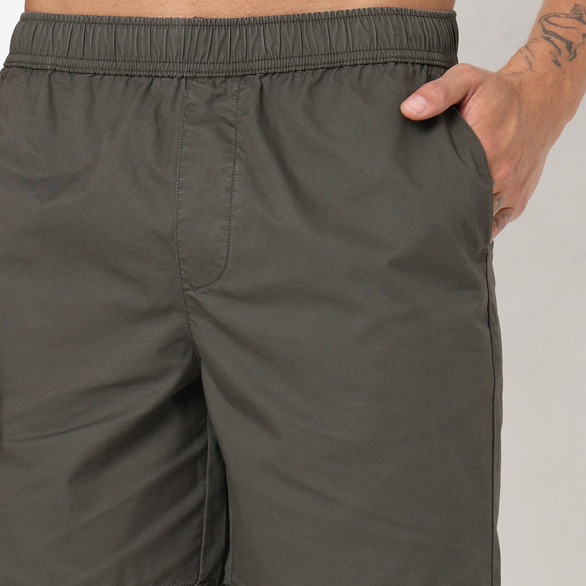 Regular Fit Solid Mid Rise Shorts