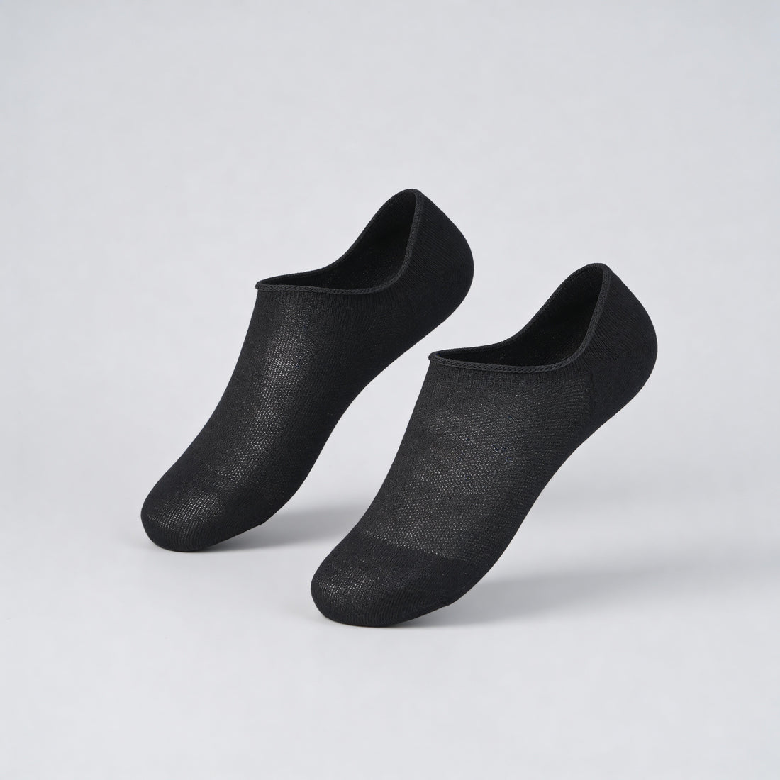Men No Show Solid Knitted Socks - Pack of 3