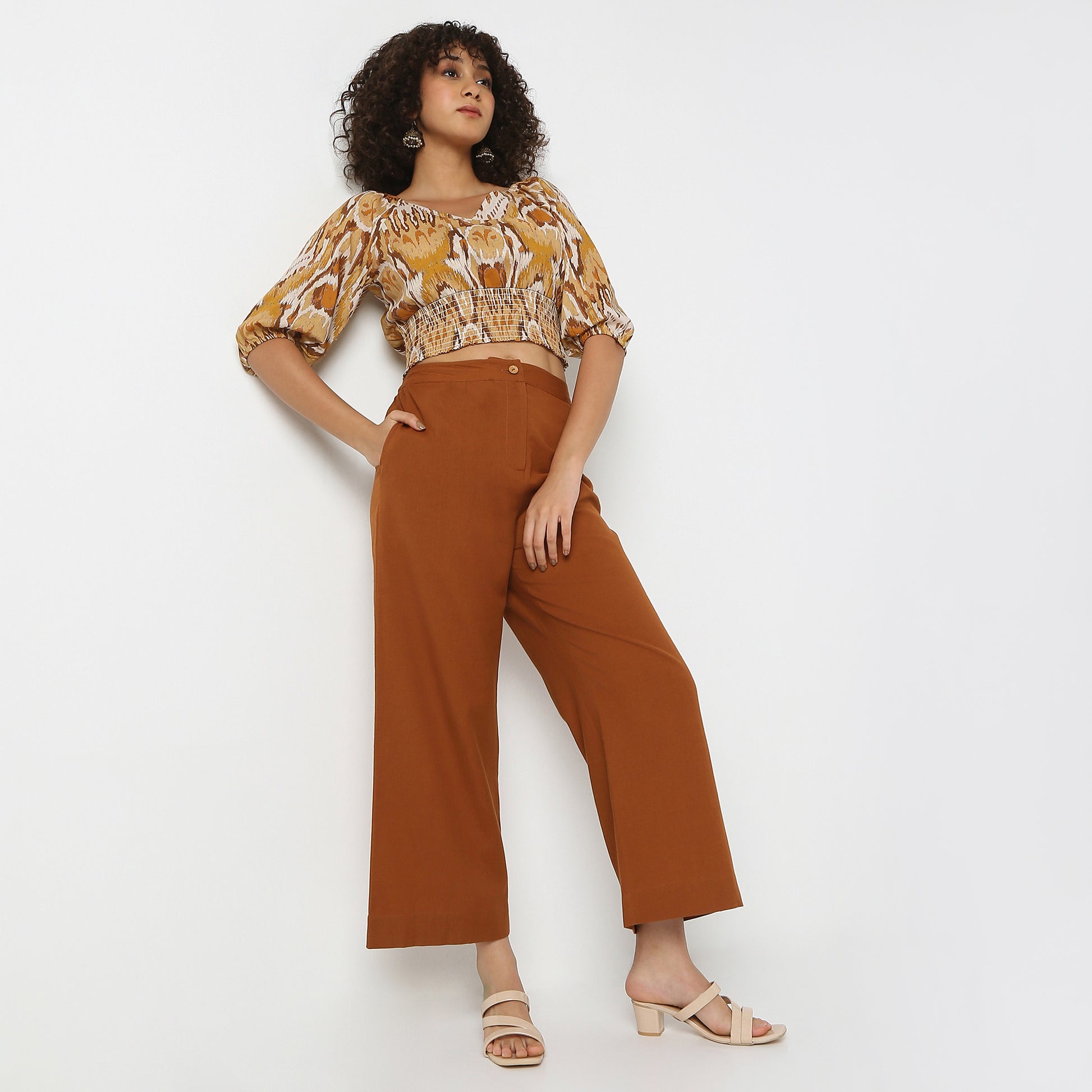 Relaxed Fit Solid Ankle Length Mid Rise Pants