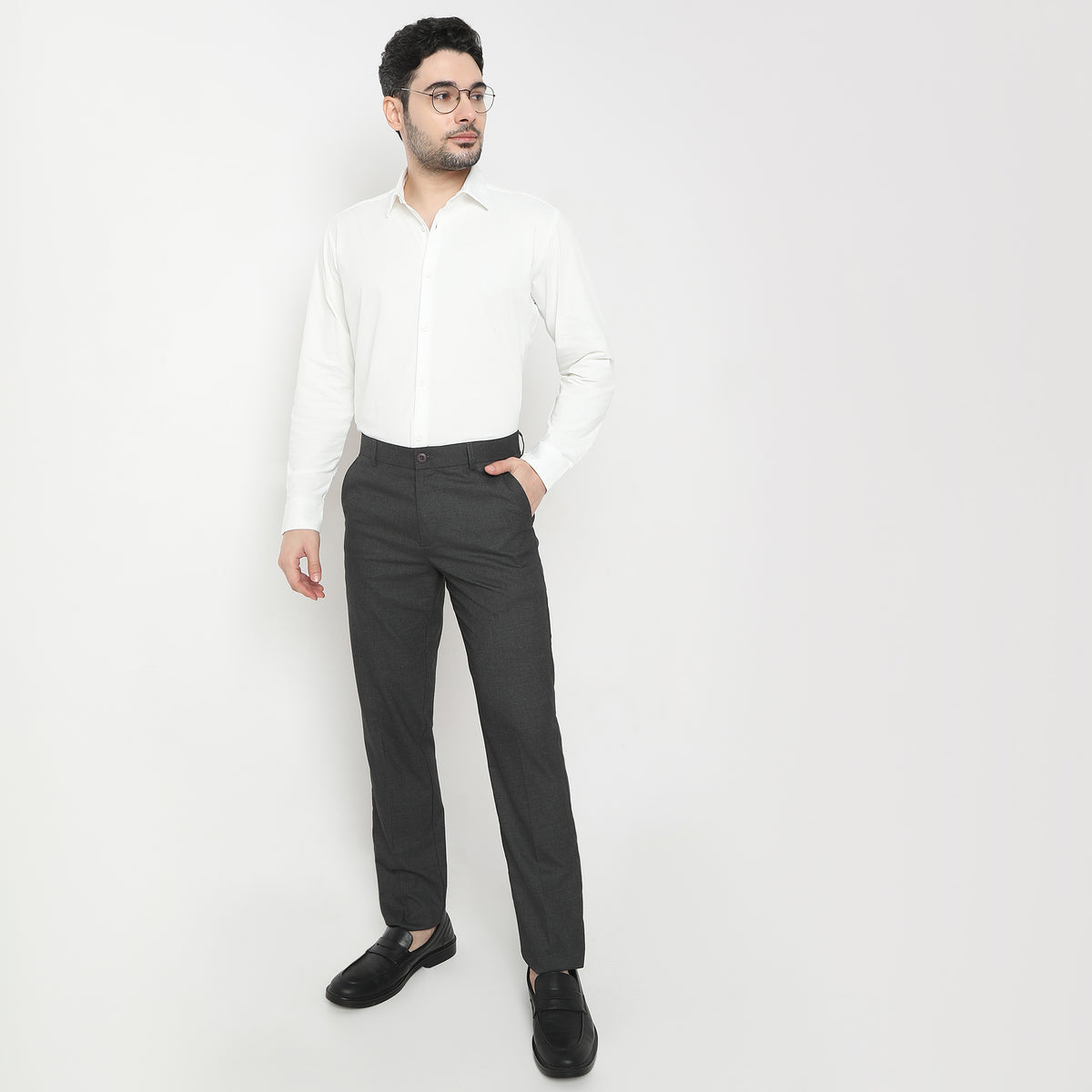 Regular Fit Solid Mid Rise Trousers