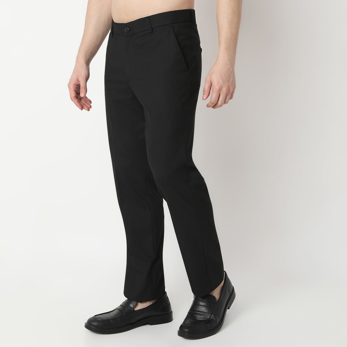 Regular Fit Solid Mid Rise Trousers