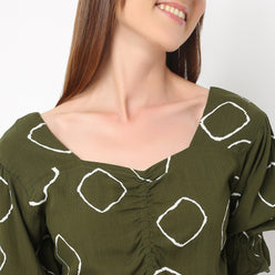 Regular Fit Printed Sweetheart Neck Crop Top