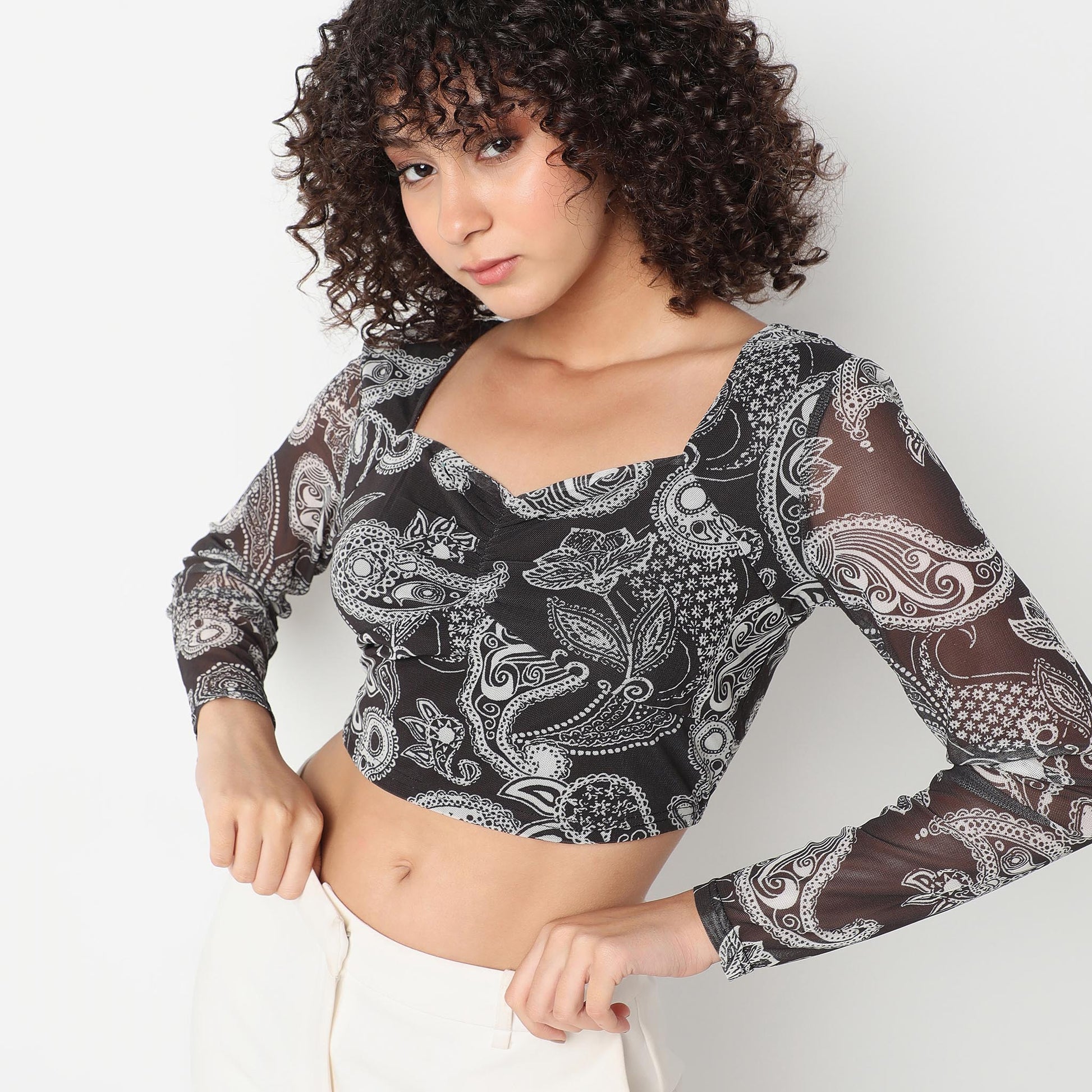 Slim Fit Printed Sweetheart Neck Crop Top
