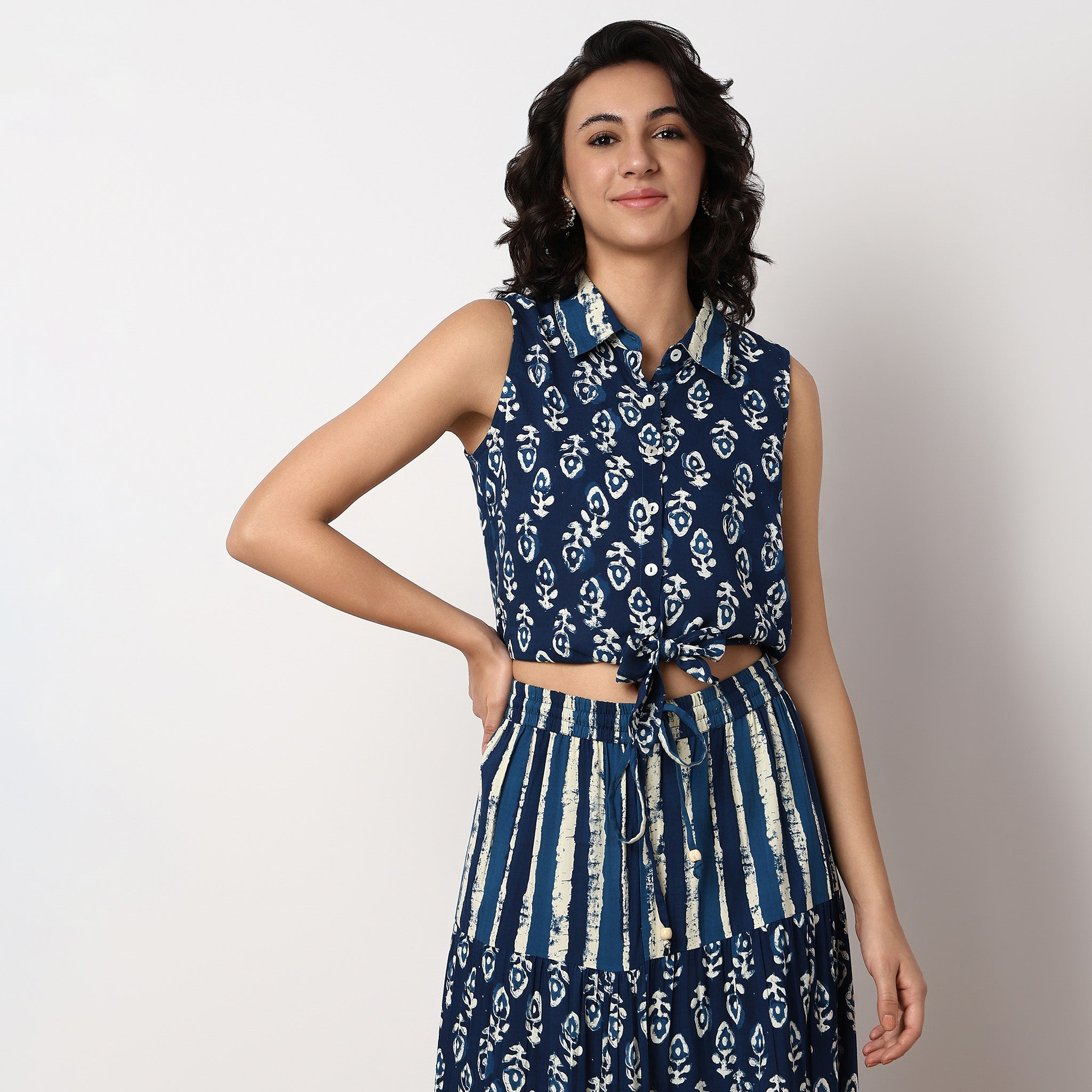 Tie-Up Sleeveless Crop Top – Style Union
