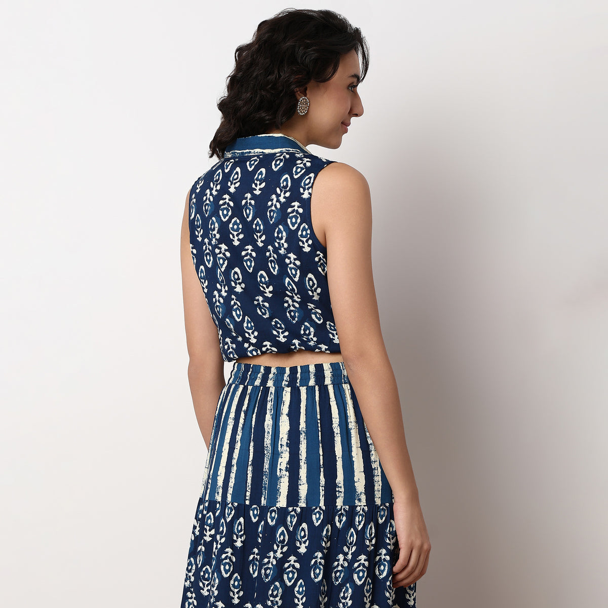 Tie-Up Sleeveless Camp Collar Crop Top