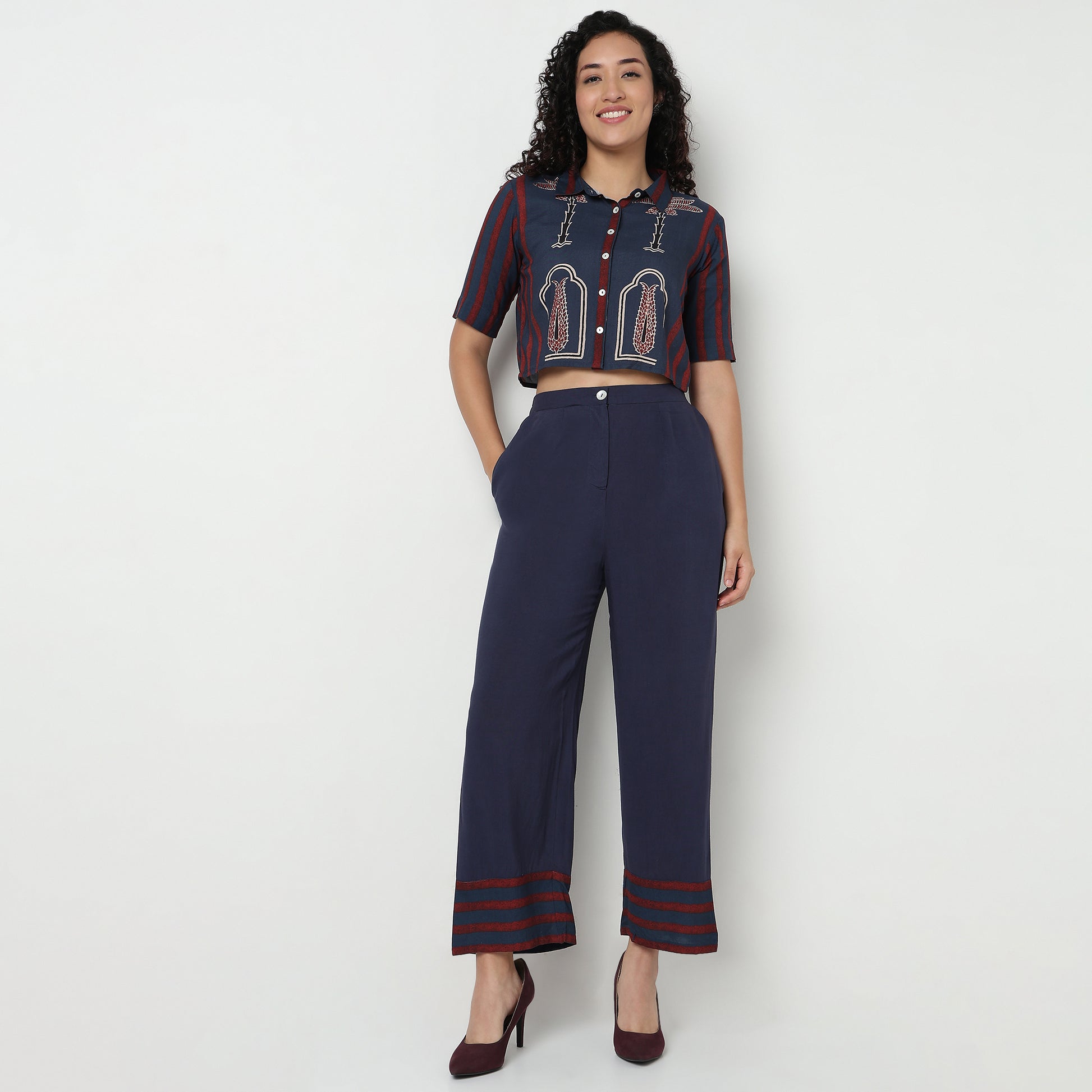 Buy Women Regular Fit Printed Short Sleeve Crop Top  - Style Union