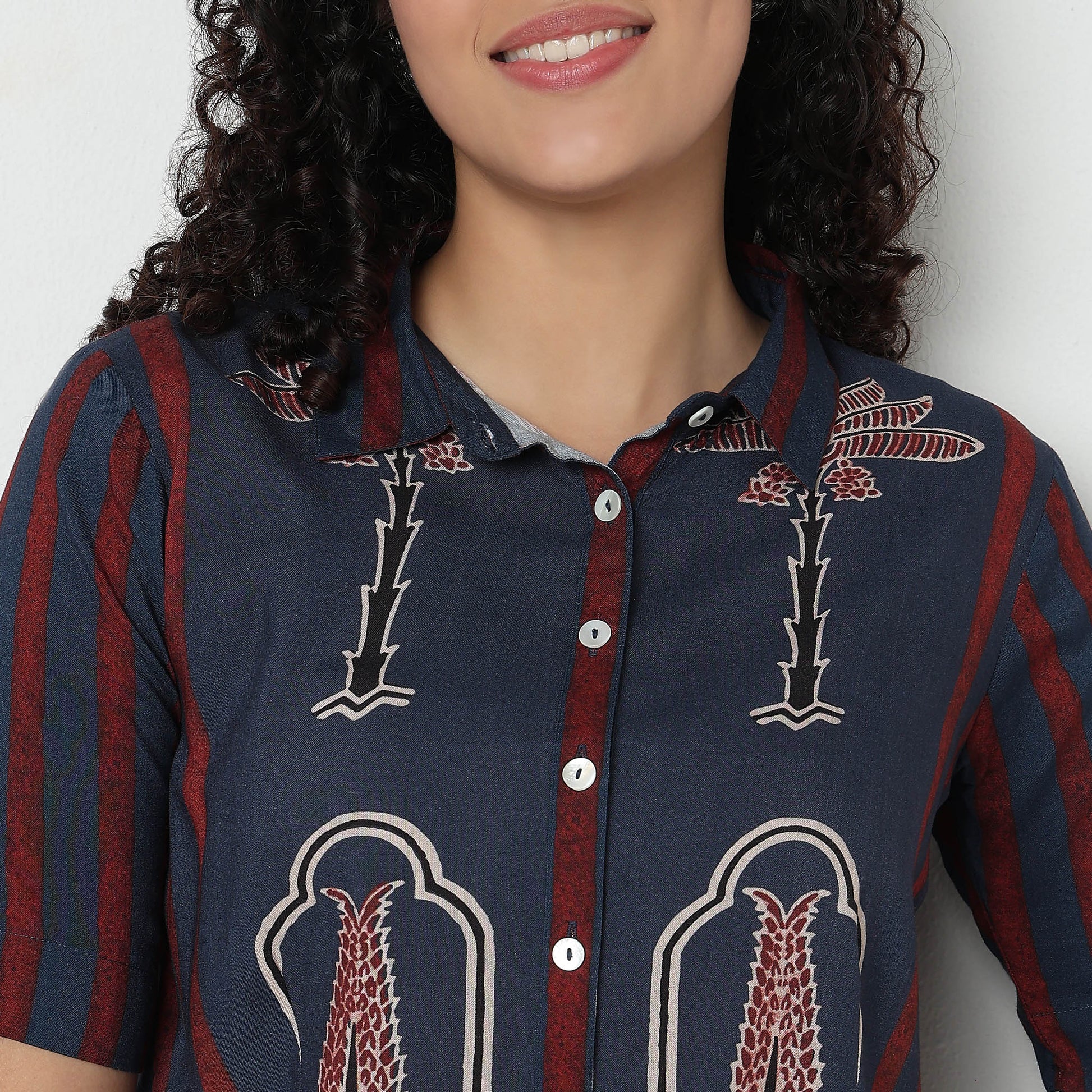 Buy Women Regular Fit Printed Short Sleeve Crop Top  - Style Union