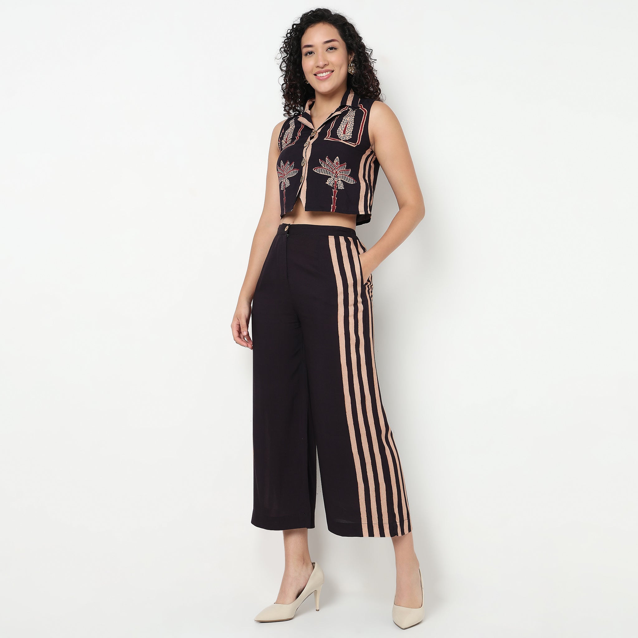 Buy Women Slim Fit Printed Sleeveless Crop Top  - Style Union