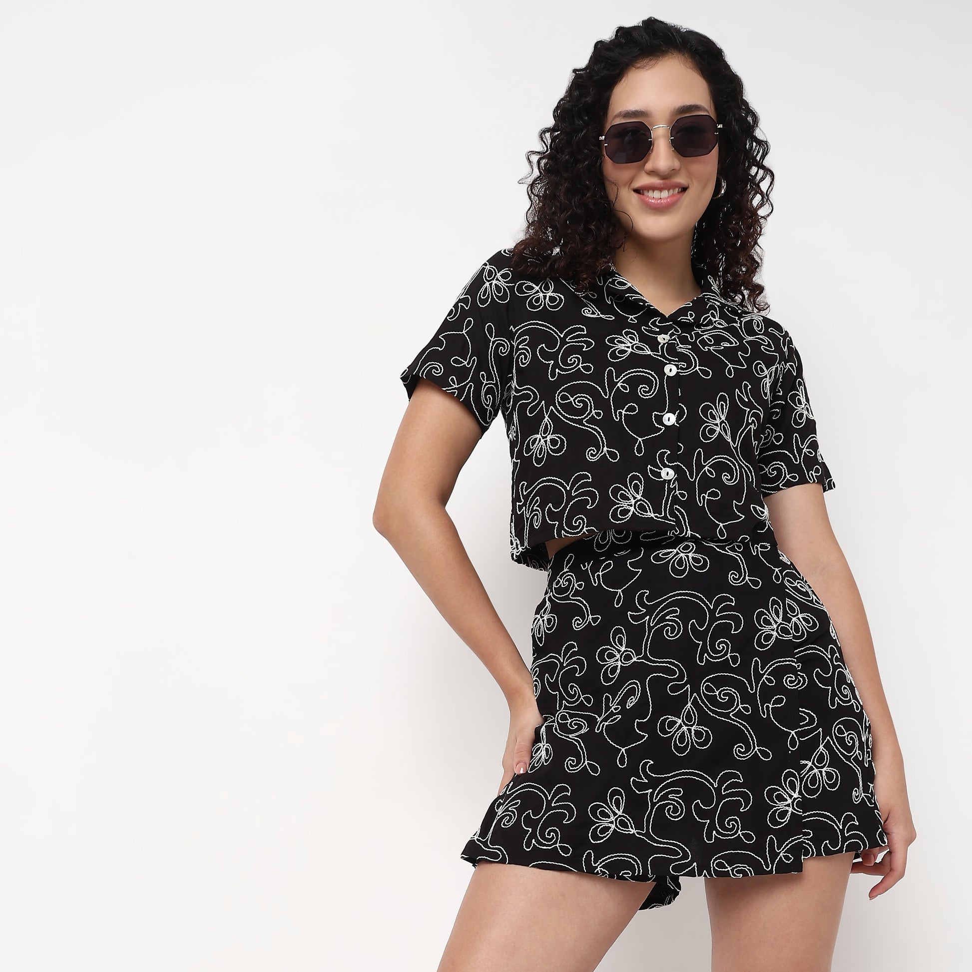 Embroidered Lapel Collar Crop Shirt