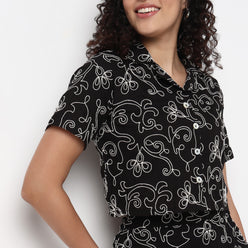 Embroidered Lapel Collar Crop Shirt