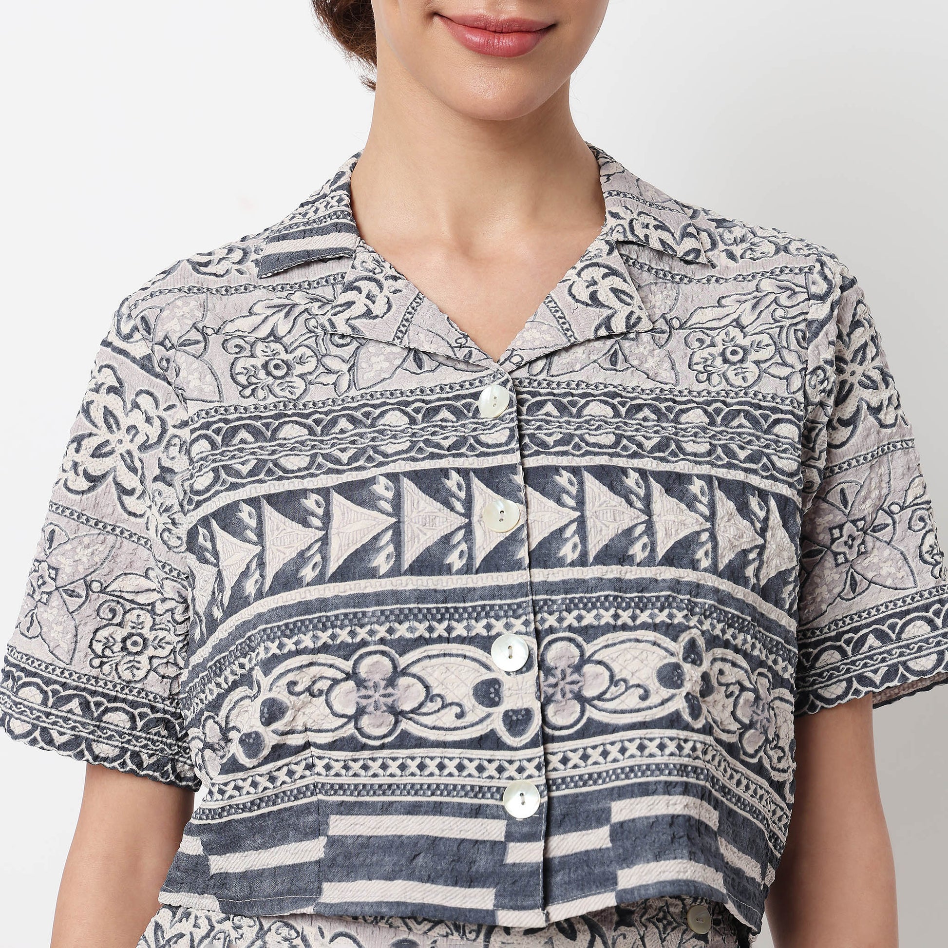 Lapel Collar Printed Crop Shirt