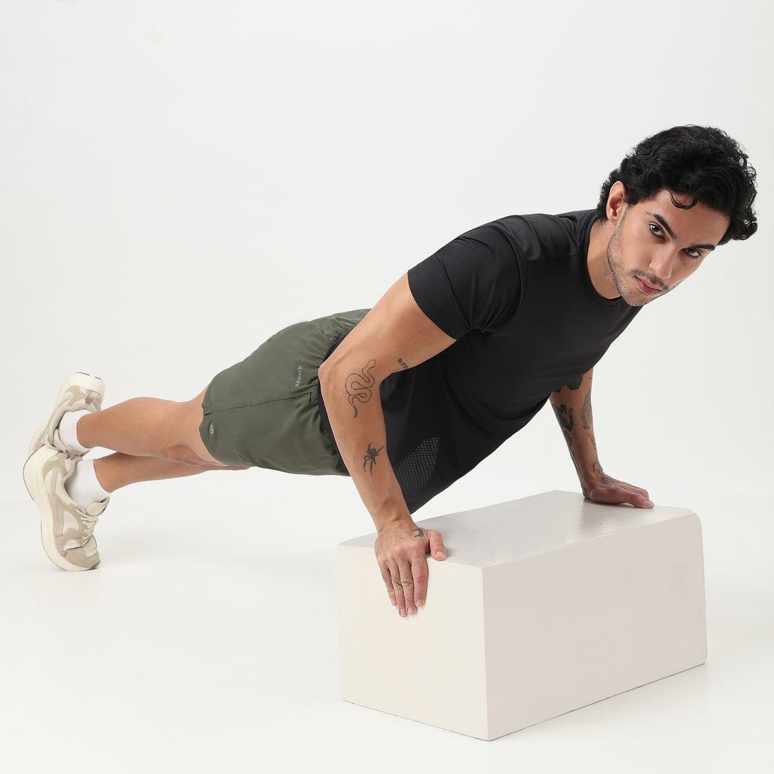 Gym Tee – Airdry® – Lightweight Comfort for Everyday Movement