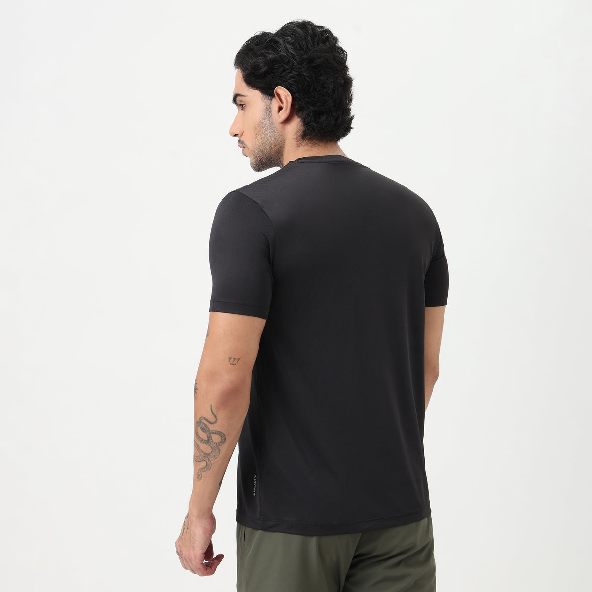 Gym Tee – Airdry® – Lightweight Comfort for Everyday Movement