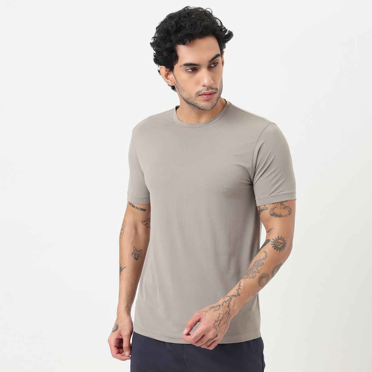 Gym Tee – Airdry® – Lightweight Comfort for Everyday Movement