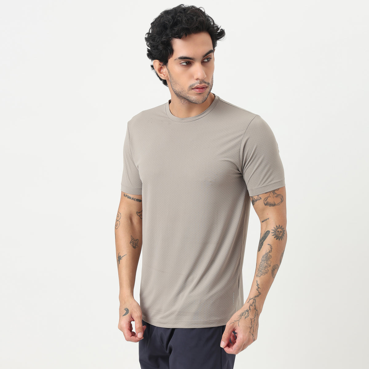 Gym Tee – Airdry® – Lightweight Comfort for Everyday Movement