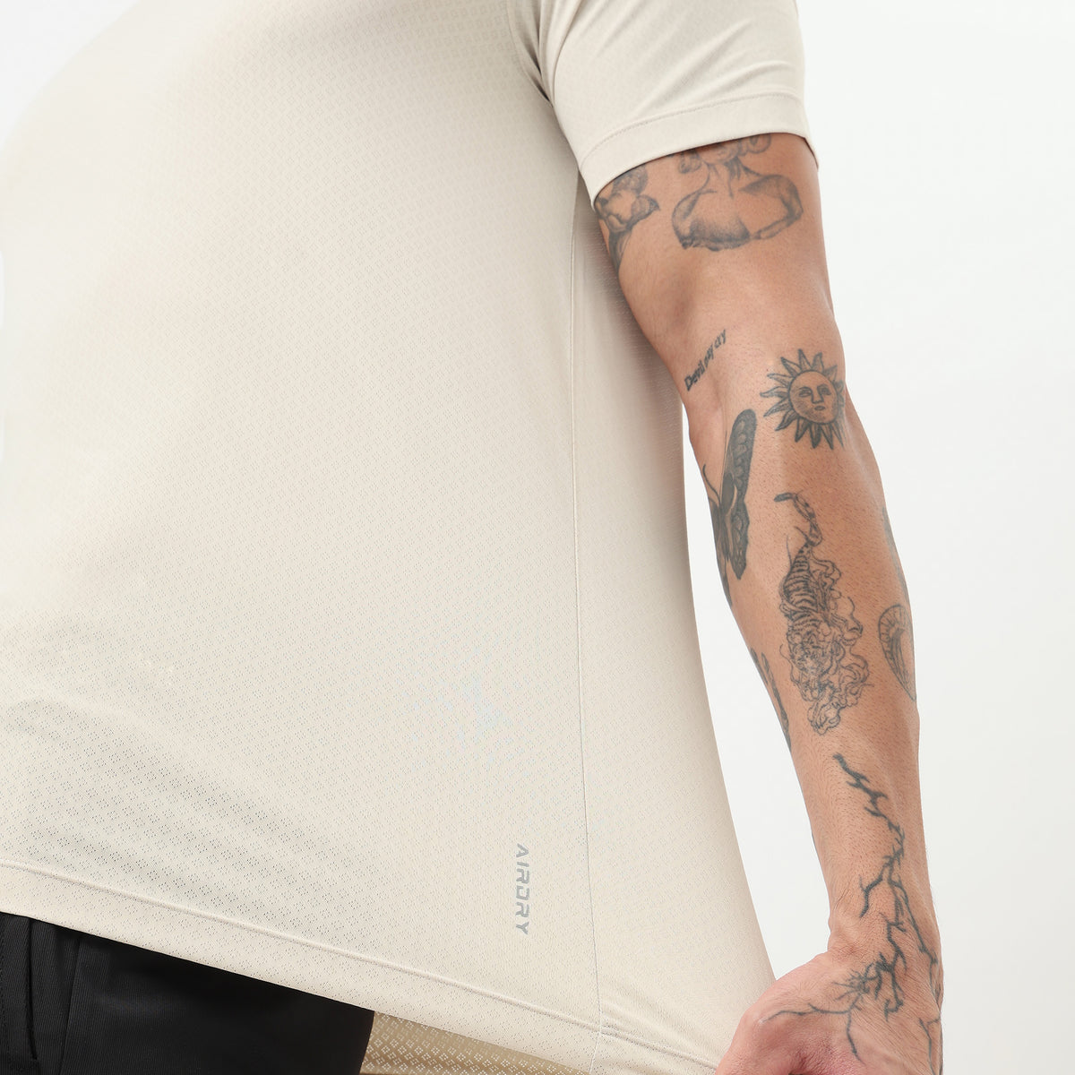 Gym Tee – Airdry® – Lightweight Comfort for Everyday Movement