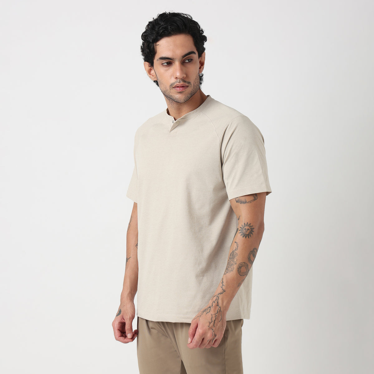 Muscletee – Airdry® – Henly Neck Tee with Regular Fit Comfort