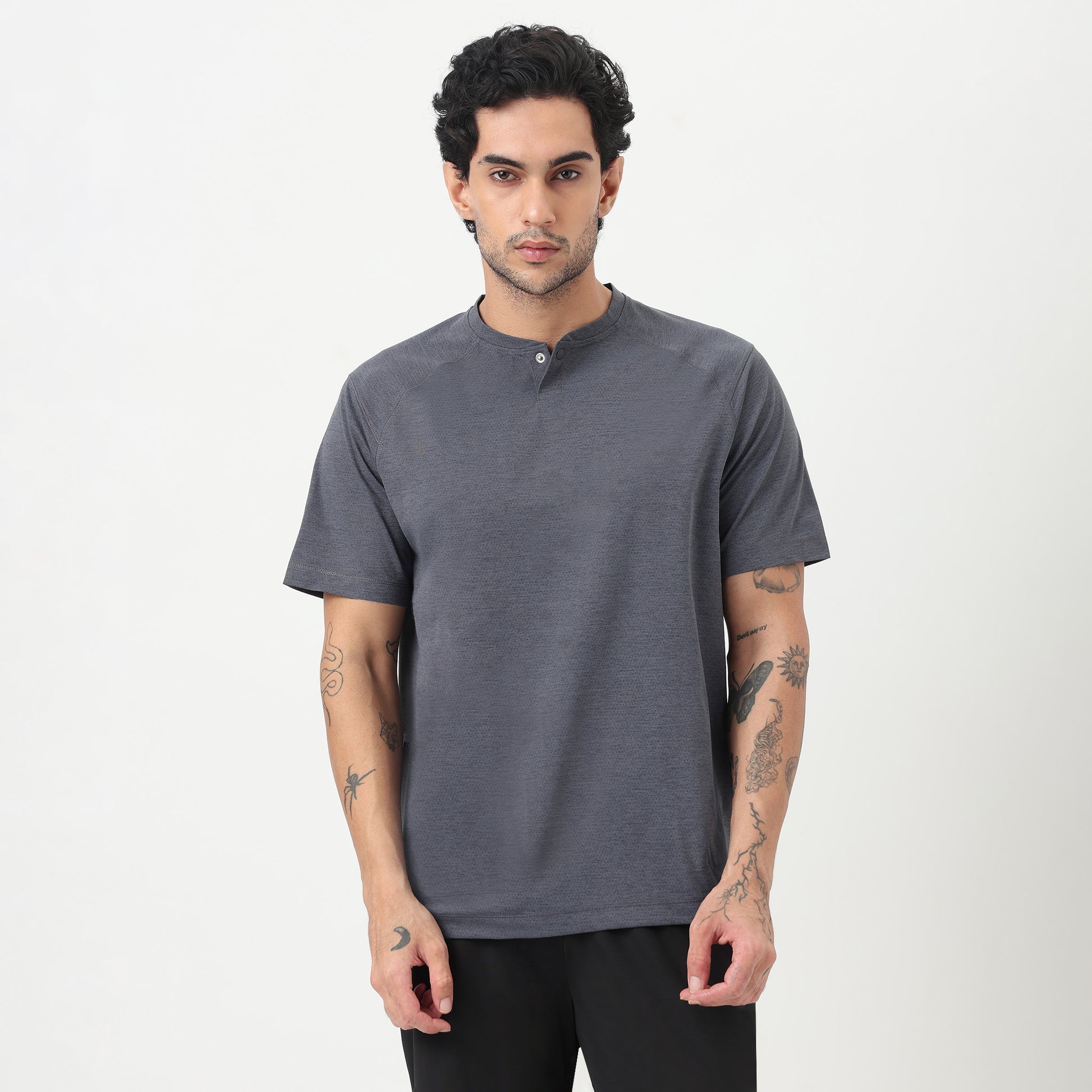 Muscletee – Airdry® – Henly Neck Tee with Regular Fit Comfort