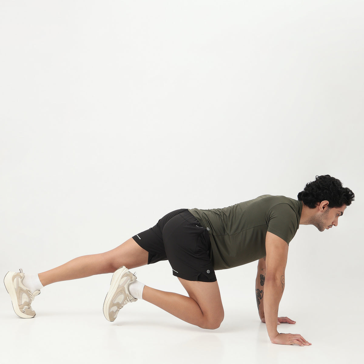 Sprinter – Airdry® – Solid Woven Mid Rise Shorts