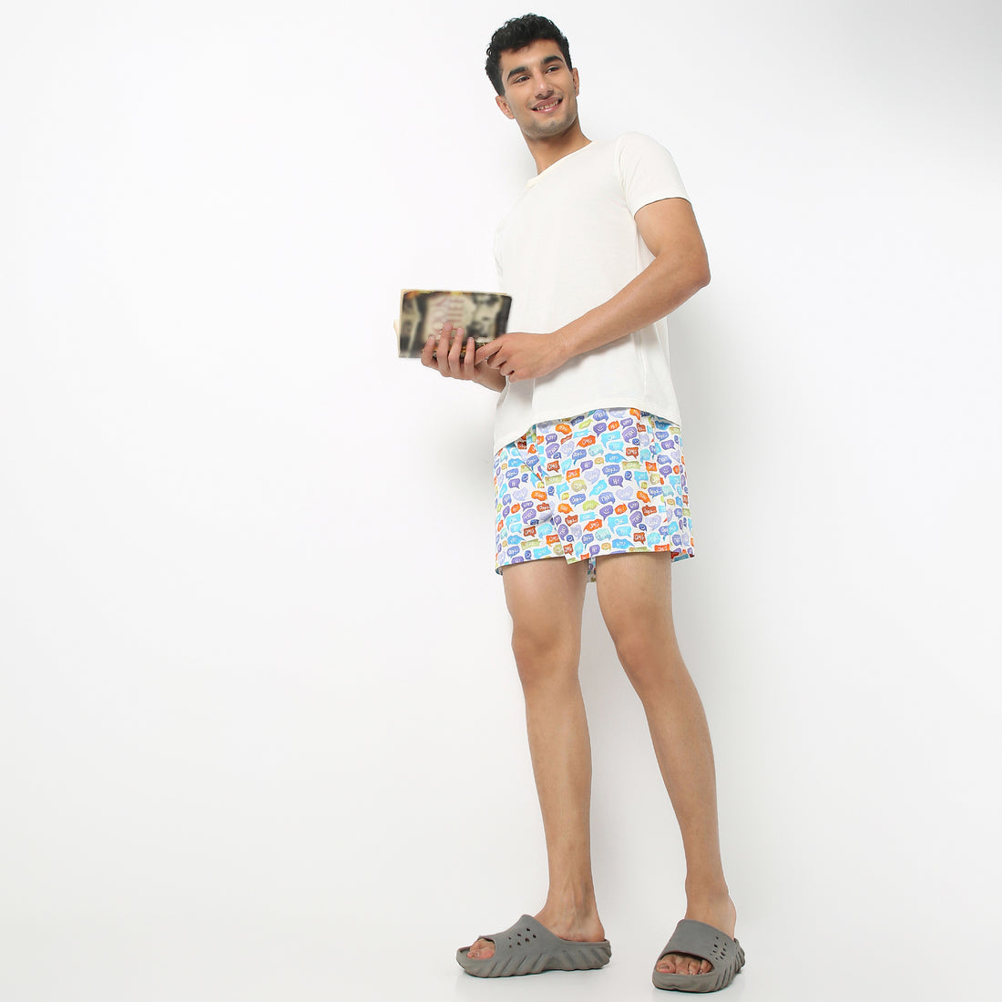 Regular Fit Printed Above Knee Mid Rise Shorts