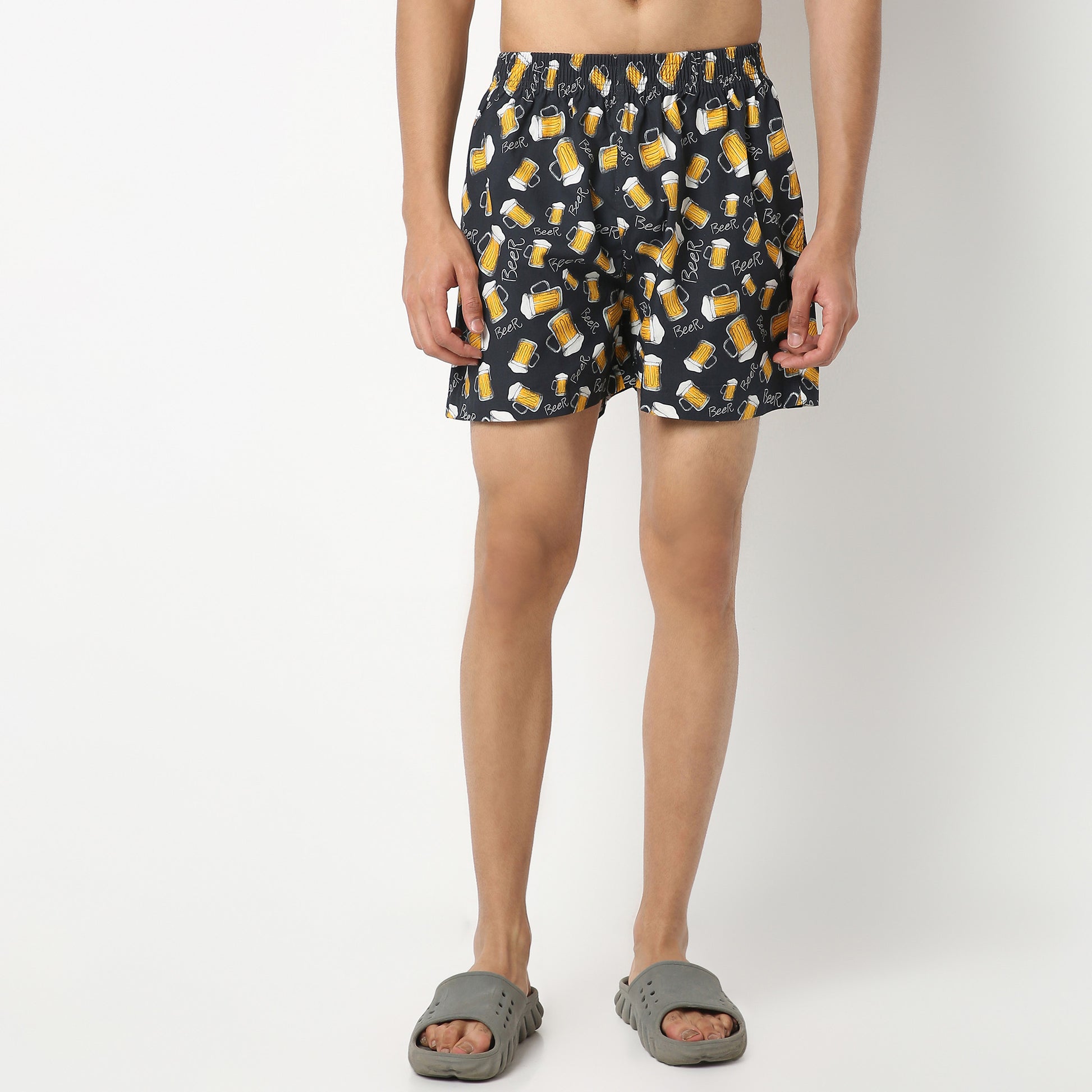 Regular Fit Printed Above Knee Mid Rise Shorts