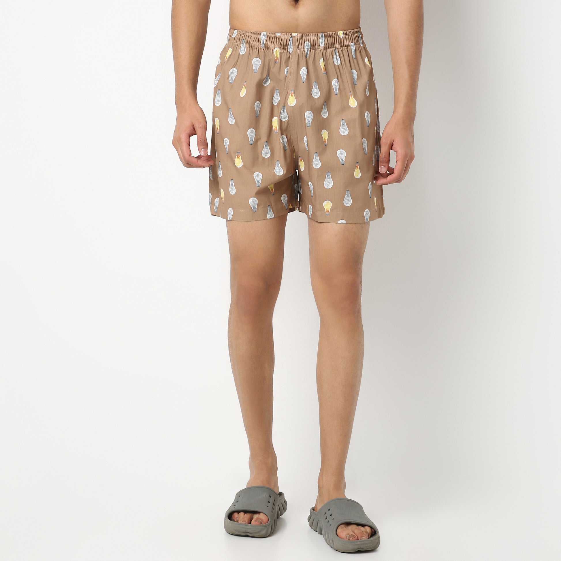 Regular Fit Printed Above Knee Mid Rise Shorts