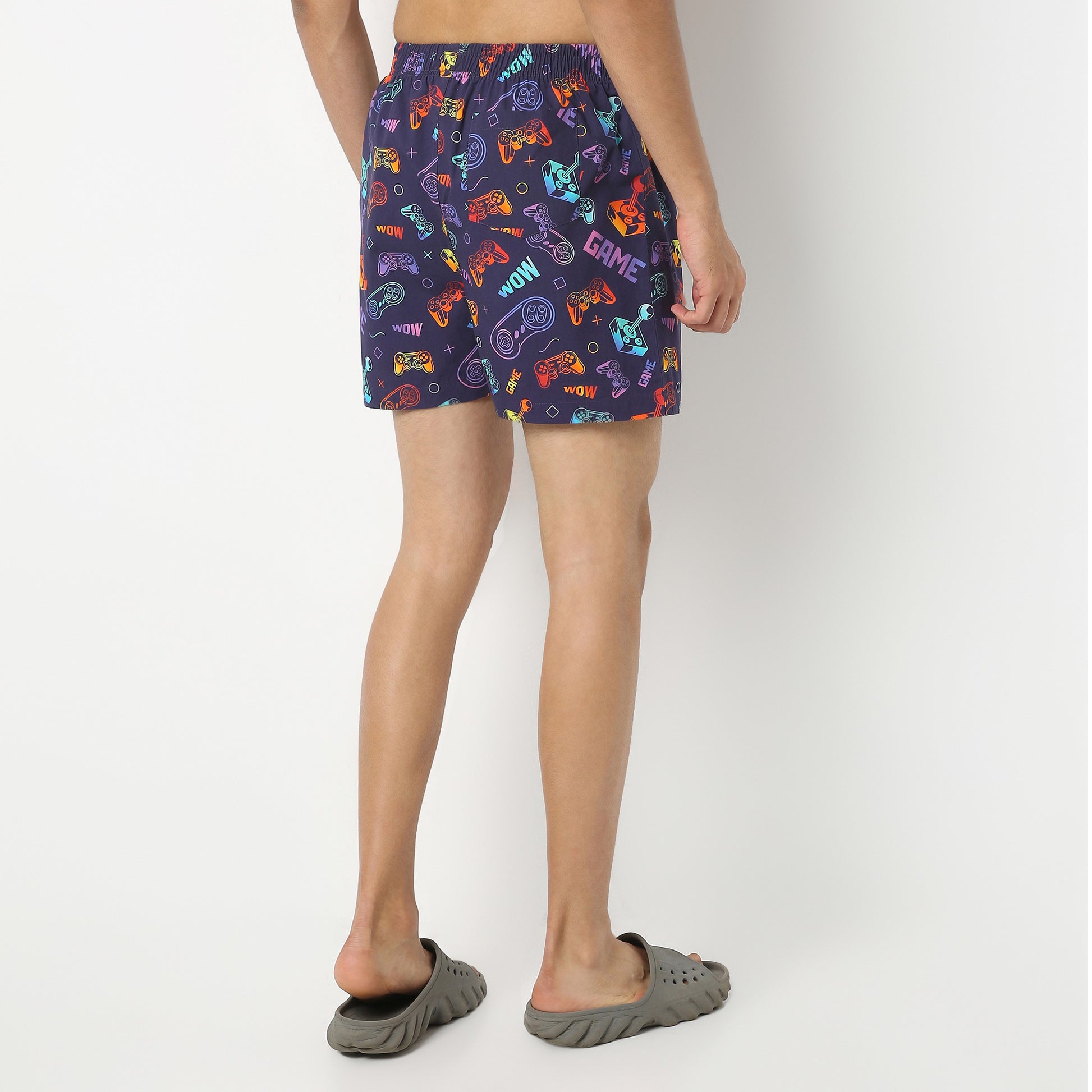 Regular Fit Printed Above Knee Mid Rise Shorts