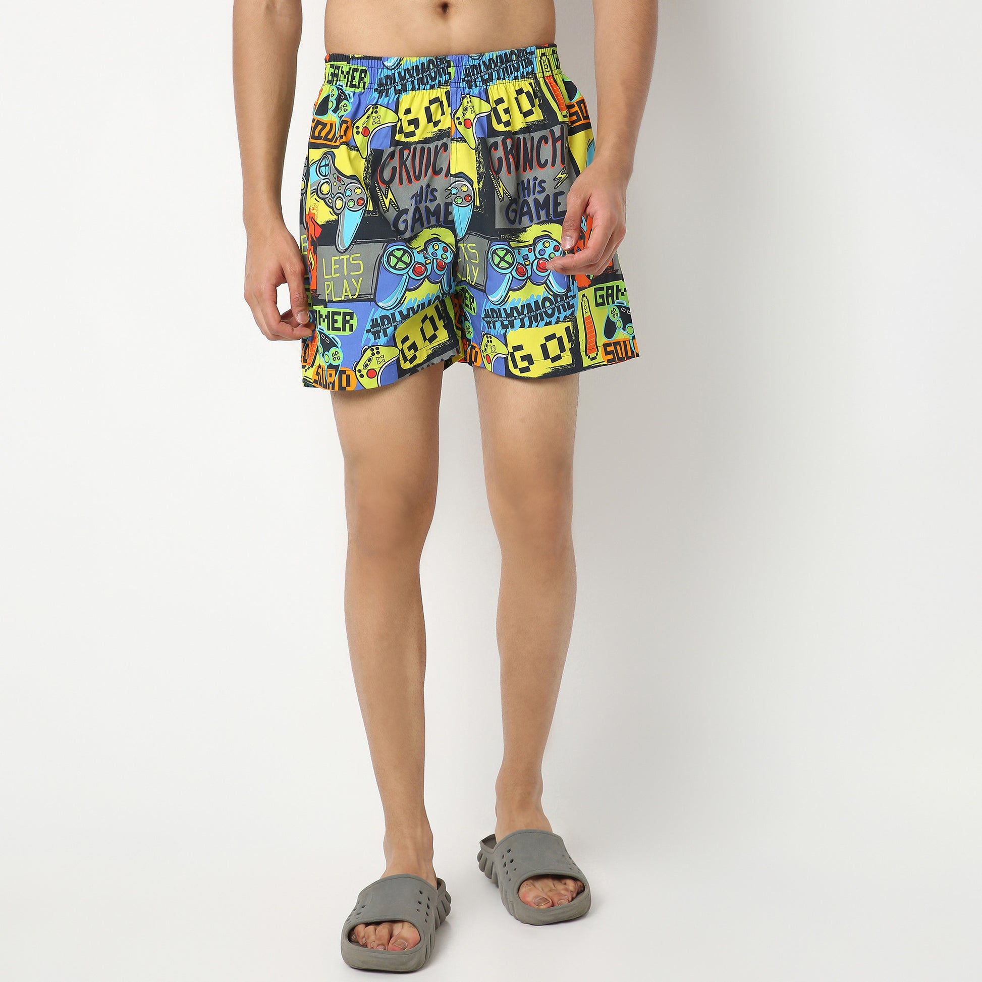 Regular Fit Printed Above Knee Mid Rise Shorts