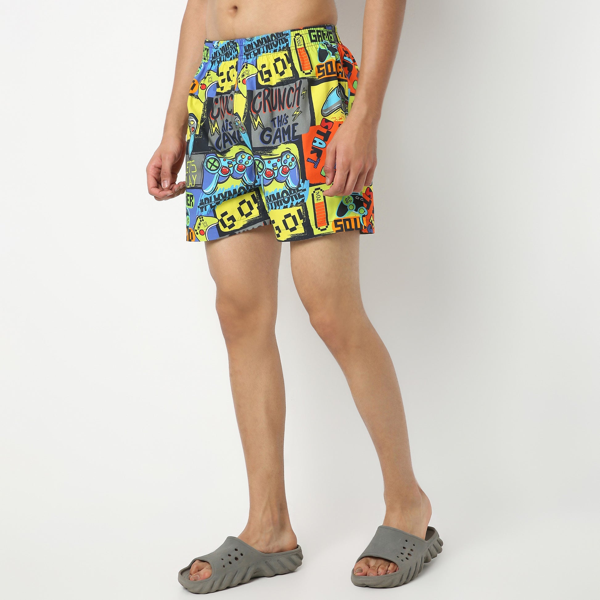 Regular Fit Printed Above Knee Mid Rise Shorts