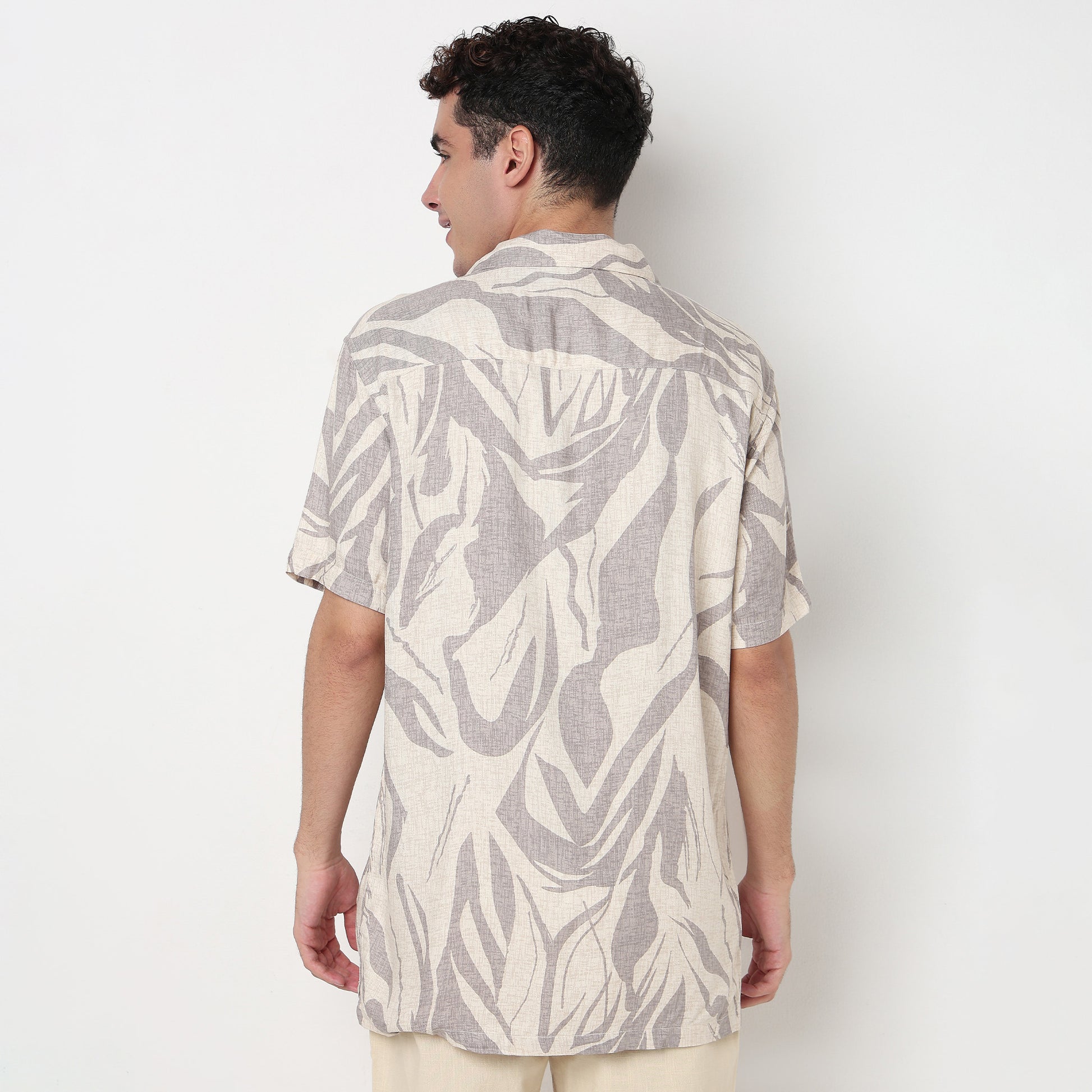 Buy Men Regular Fit Printed Half Sleeve Shirt  - Style Union