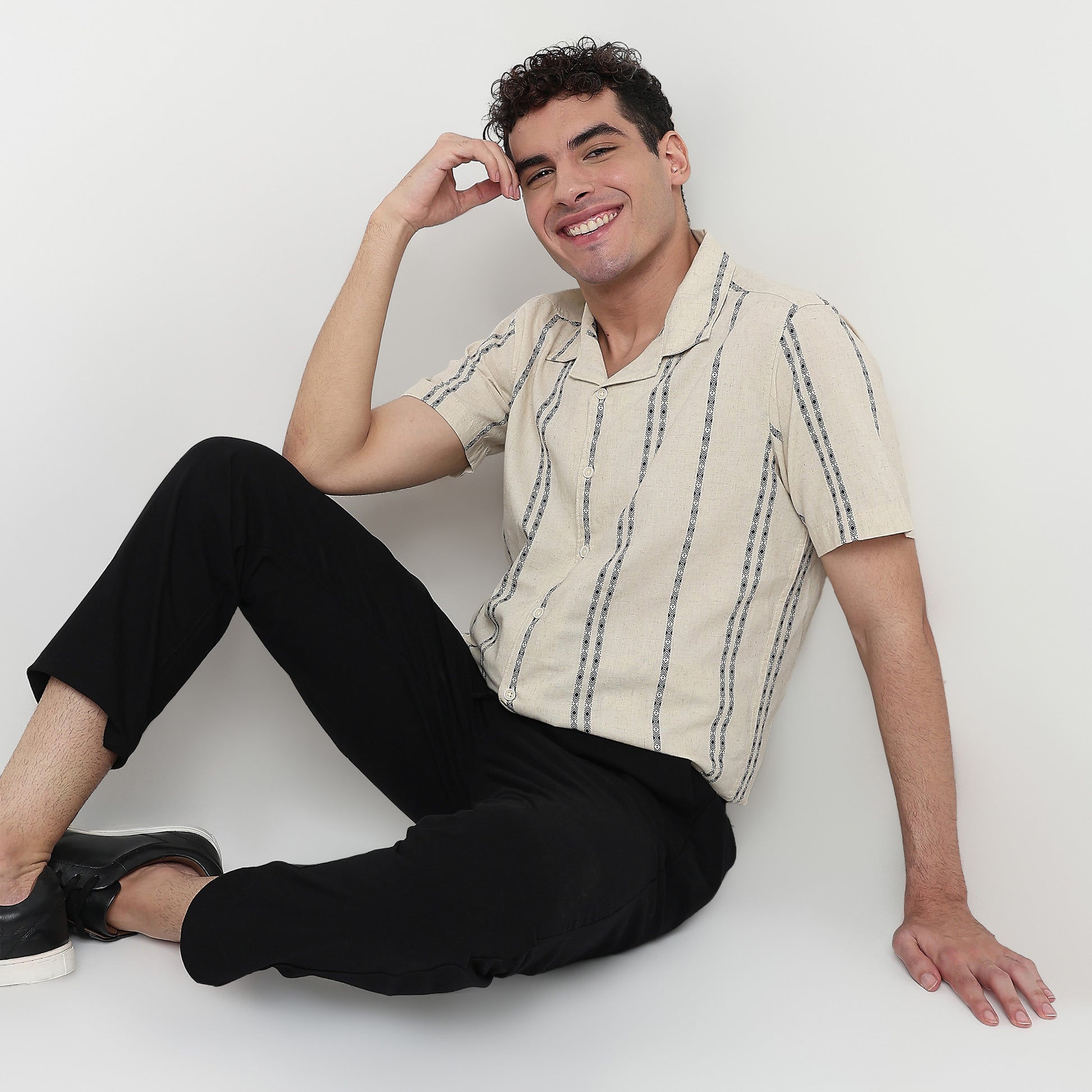 Buy Men Regular Fit Structured Half Sleeve Shirt  - Style Union