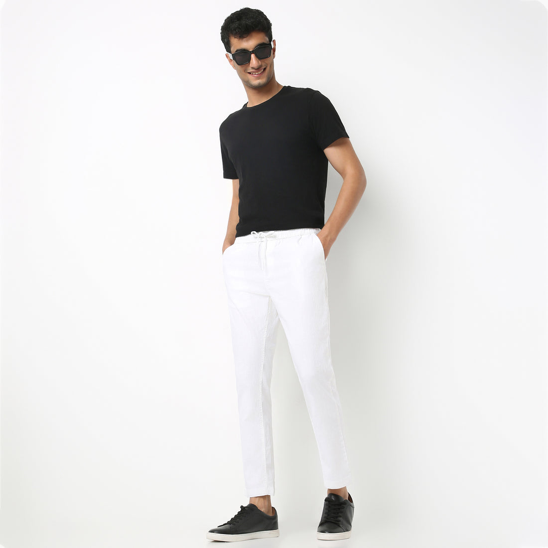 Regular Fit Solid Ankle Length Mid Rise Pants
