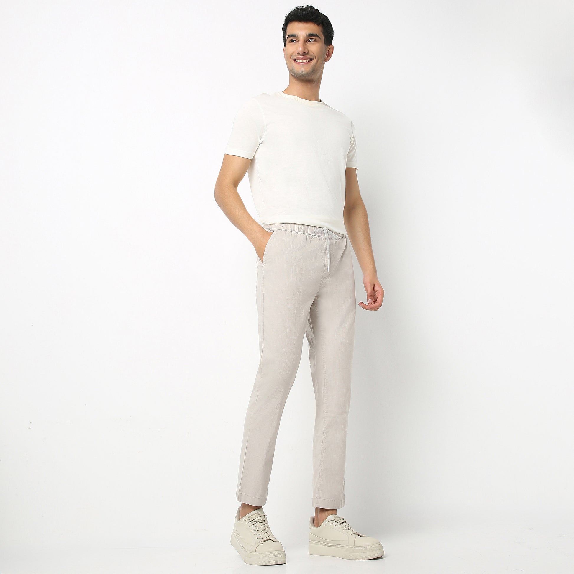 Regular Fit Solid Ankle Length Mid Rise Pants