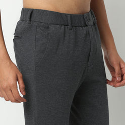 Regular Fit Solid Ankle Length Mid Rise Pants