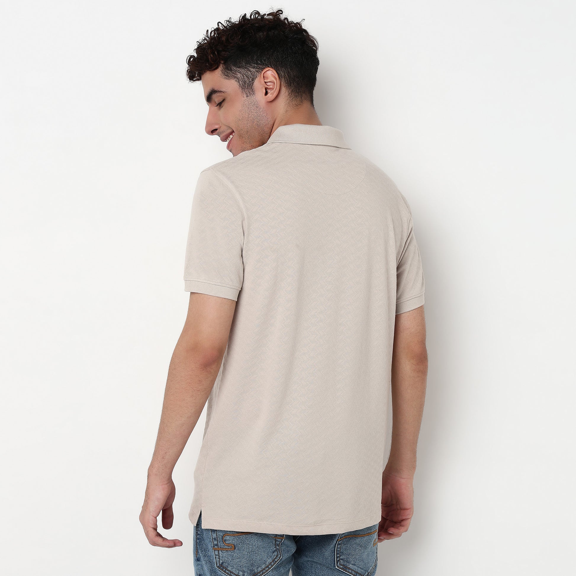 Buy Men Regular Fit Structured Half Sleeve T-Shirt  - Style Union