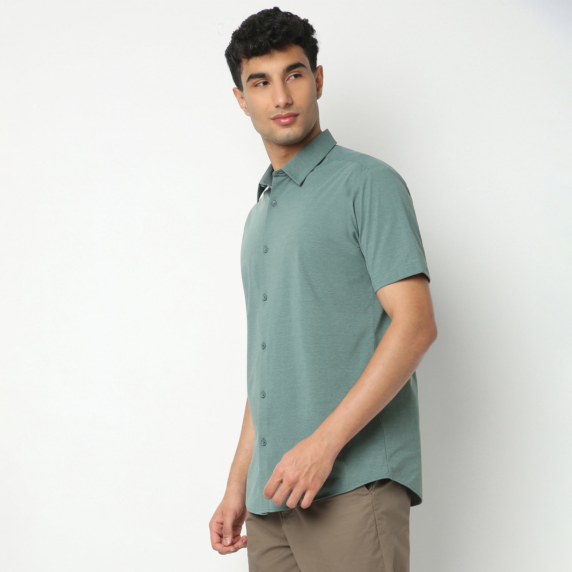Regular Fit Solid Shirt Collar Regular Length Shirt