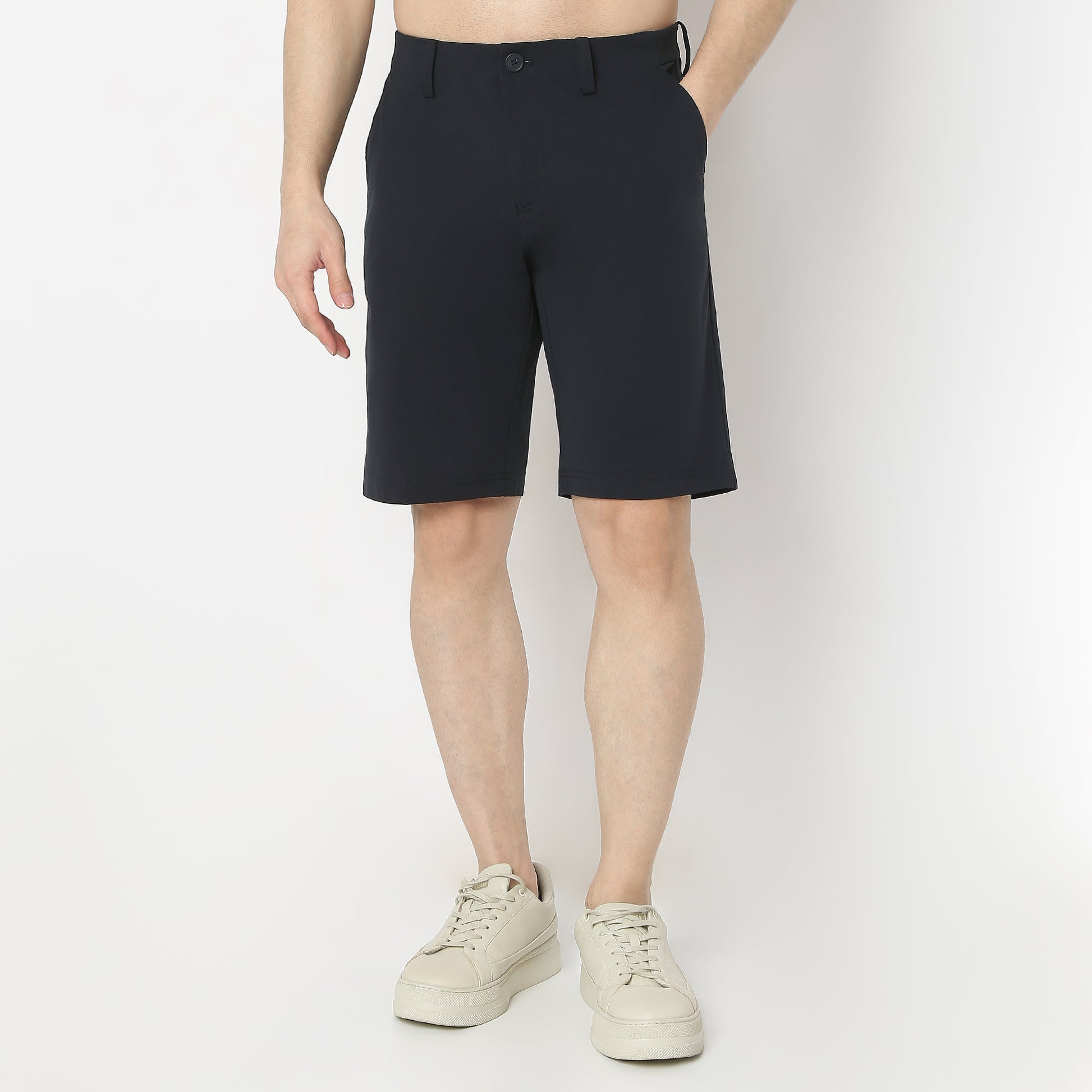Regular Fit Solid Above Knee Mid Rise Shorts