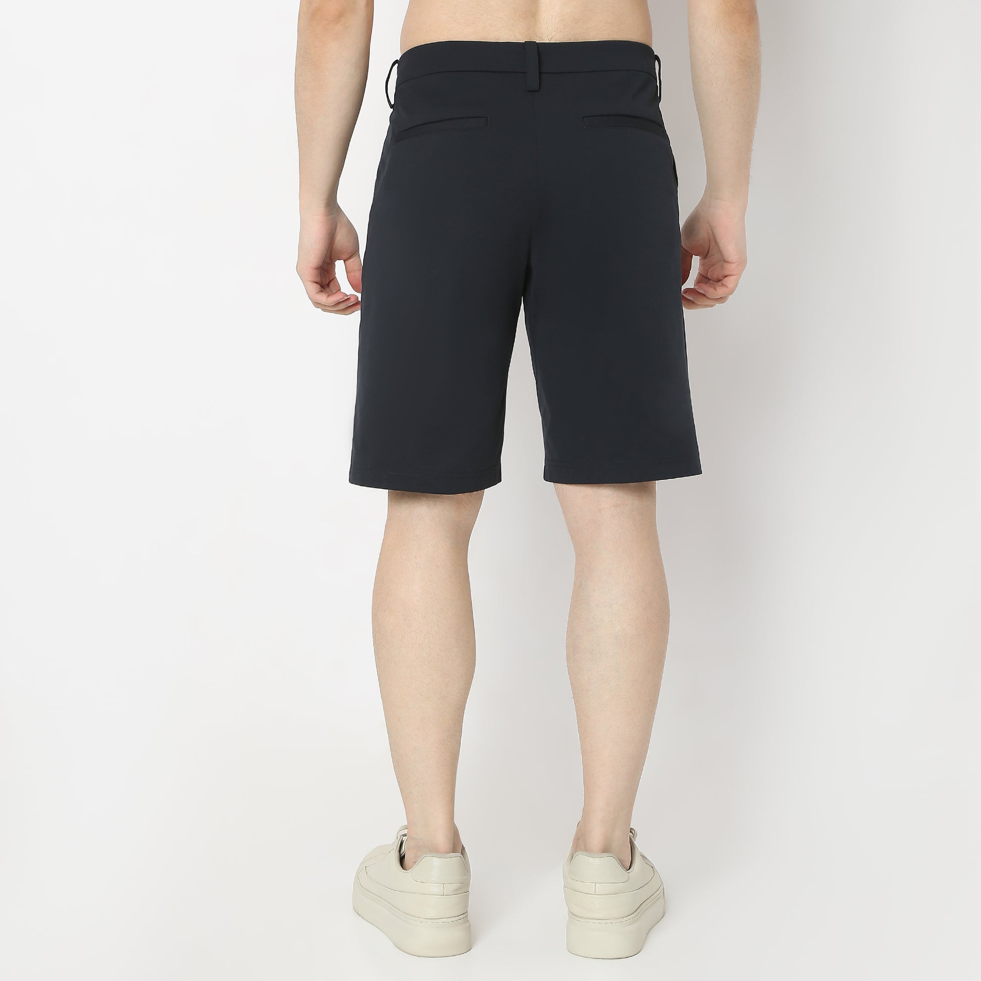 Regular Fit Solid Above Knee Mid Rise Shorts
