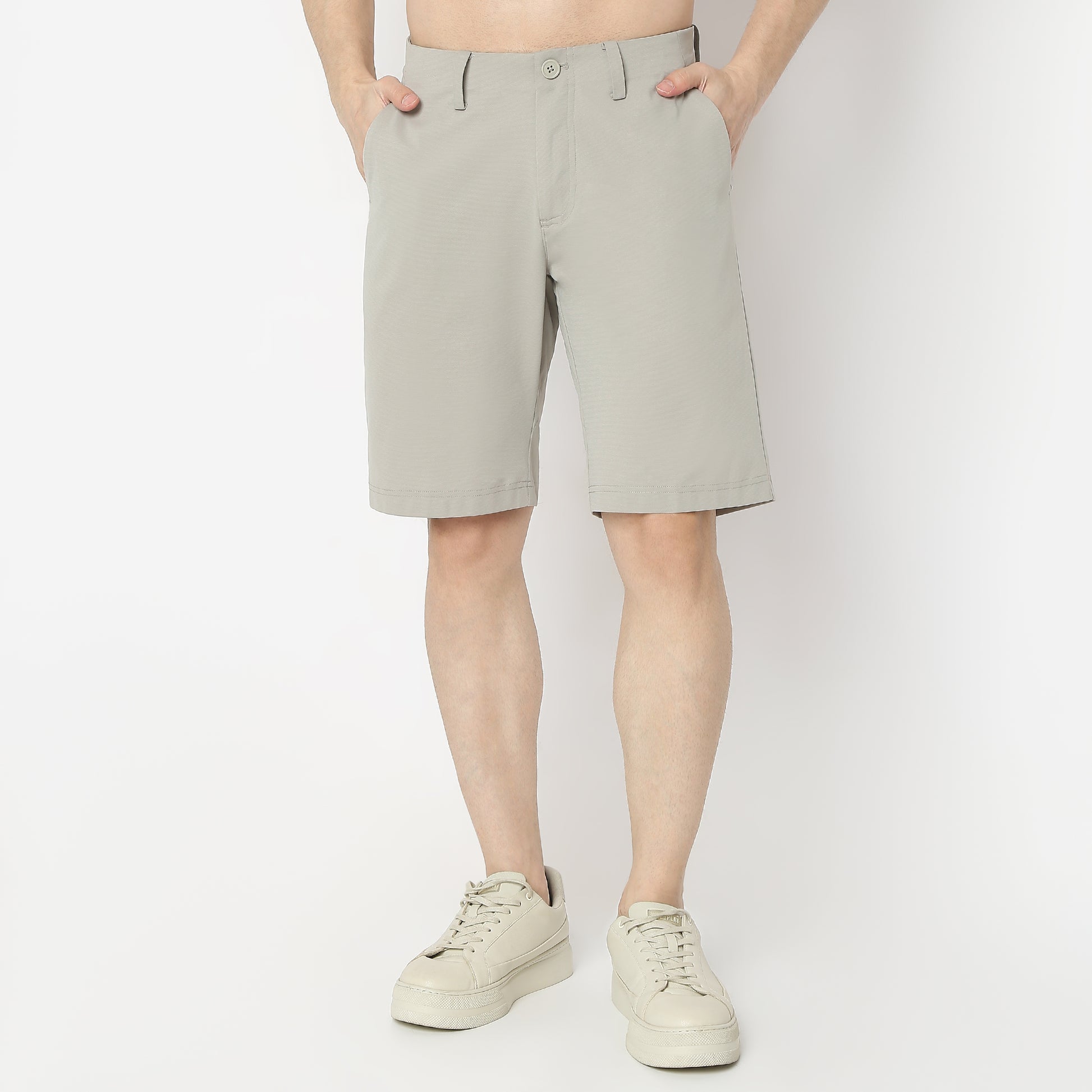 Regular Fit Solid Above Knee Mid Rise Shorts