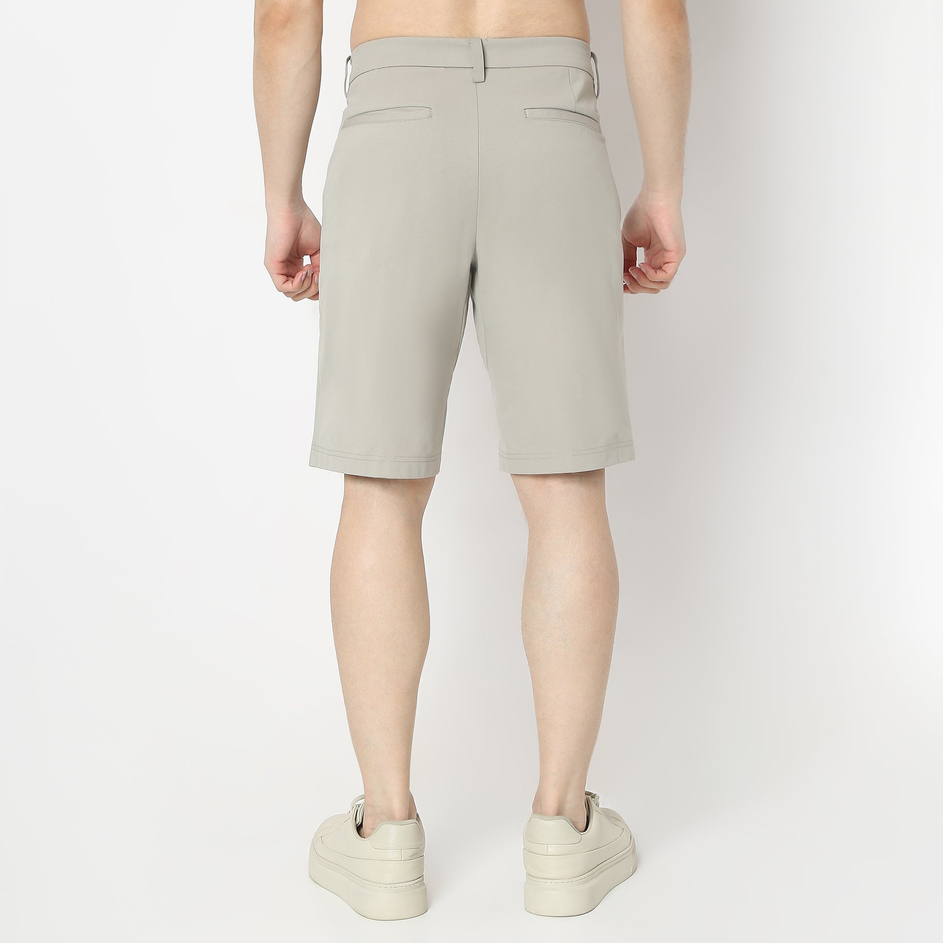 Regular Fit Solid Above Knee Mid Rise Shorts