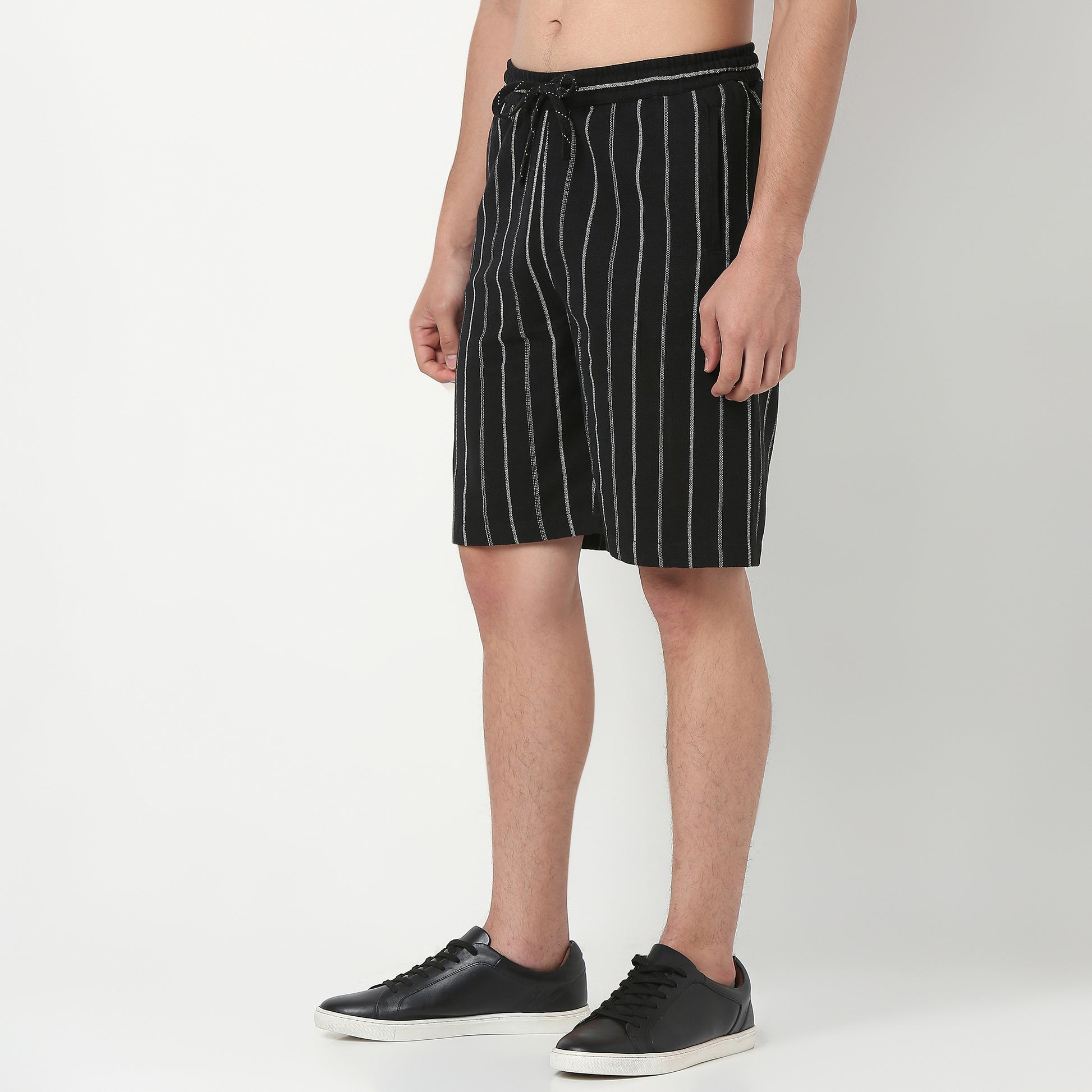 Relaxed Fit Trendy Yarn Dyed Textured Pull-On Shorts 