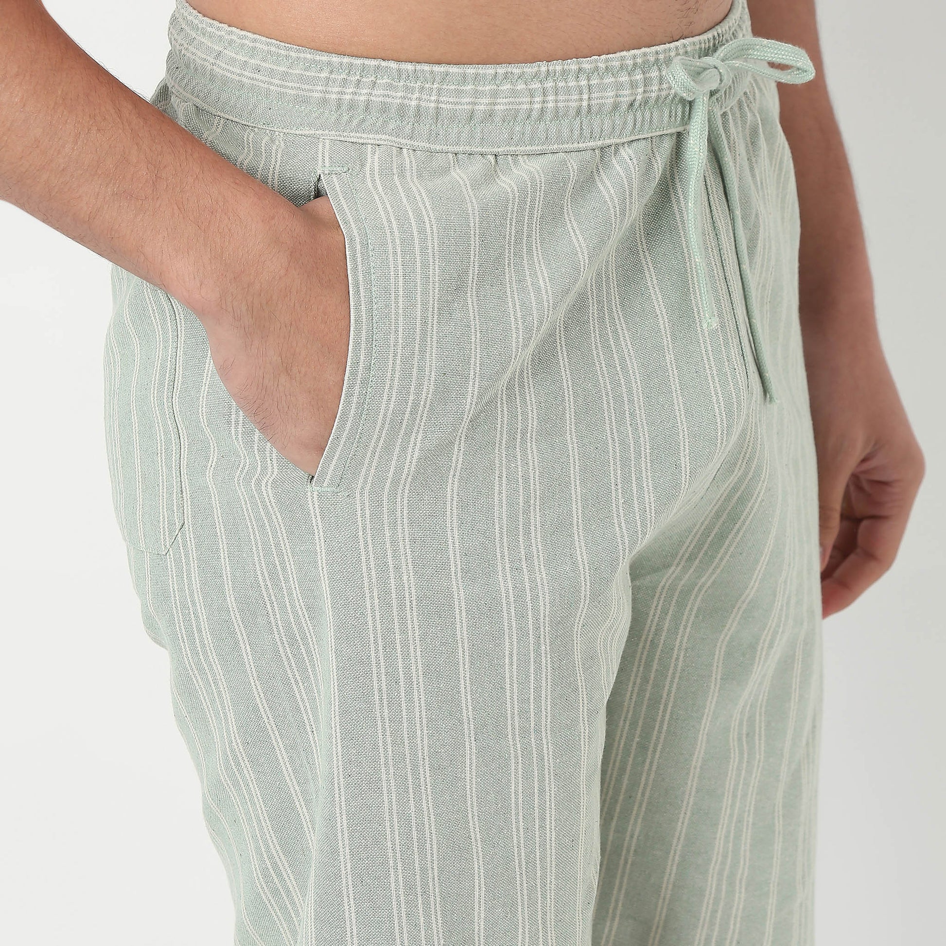 Relaxed Fit Trendy Yarn Dyed Textured Pull-On Shorts 